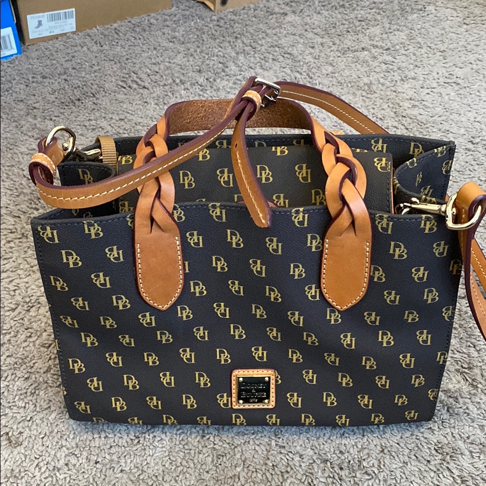 Dooney & Bourke purse